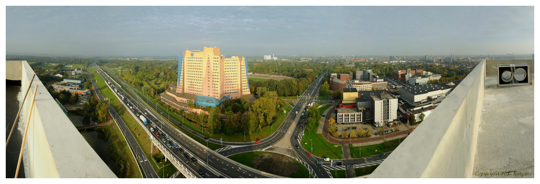 Panorama Gasunie vanaf dak La Libert